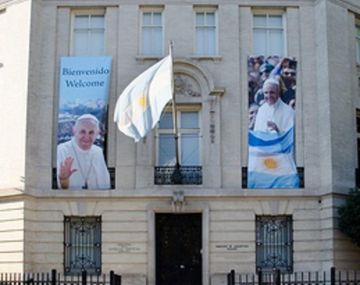 Francisco bendijo la Virgen de Luján de la embajada argentina en Washington