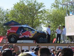 peugeot llego a tecnopolis en su vuelta al dakar peugeot llego a tecnopolis en su vuelta al dakar
