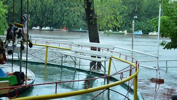 un muerto y al menos 2 mil evacuados en la provincia de buenos aires por el temporal un muerto y al menos 2 mil evacuados en la provincia de buenos aires por el temporal
