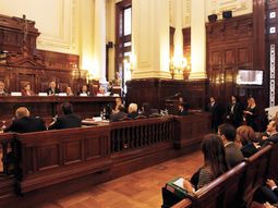 con la exposicion del gobierno finalizo la audiencia en la corte con la exposicion del gobierno finalizo la audiencia en la corte