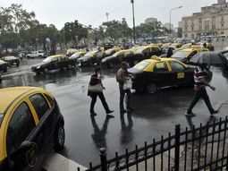 la protesta de taxistas en la ciudad por la llegada de uber la protesta de taxistas en la ciudad por la llegada de uber