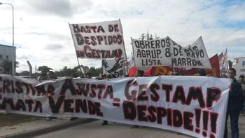manifestantes se concentran en la autopartista gestamp