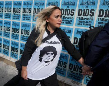 Verónica Ojeda rompió en llanto en el juicio por la muerte de Maradona: Lo tenían secuestrado