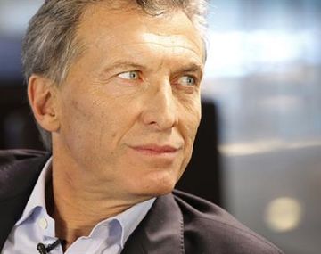 Es la tercera vez que intervienen al presidente por problemas en su rodilla derecha