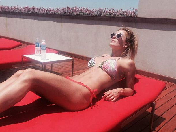 Jésica Cirio calienta el verano desde la terraza