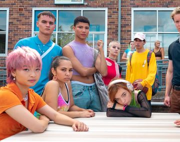 Aprendiendo a vivir, una serie adolescente que es furor.