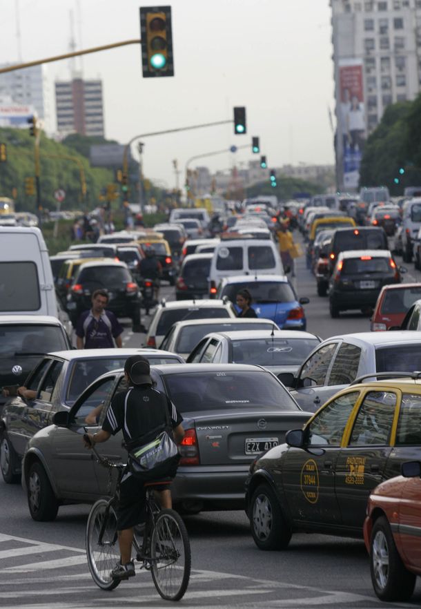Multarán con 2.580 pesos a los que conduzcan sin licencia en la Ciudad