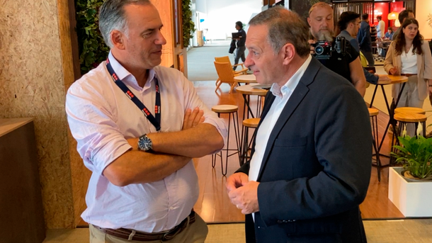 Yamandú Orsi y Álvaro Delgado tuvieron un cruce sobre el presente del Frente Amplio.