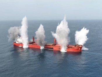 Rebeldes hutíes hundieron dos cargueros de bandera de Liberia