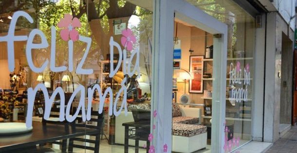 Poco ánimo de consumo y gasto promedio de $800: las ventas por el Día de la Madre cayeron 13%