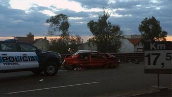 un muerto y cuatro heridos en un choque en la autopista ricchieri un muerto y cuatro heridos en un choque en la autopista ricchieri