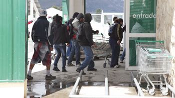 el gobierno dispuso el envio de 400 gendarmes a bariloche el gobierno dispuso el envio de 400 gendarmes a bariloche