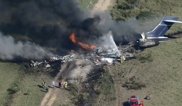 Un avión se estrelló en Texas con 21 personas a bordo