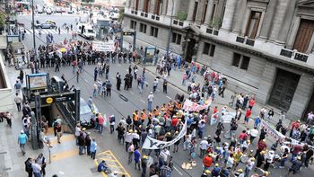 incidentes entre proteccionistas y galgueros frente al congreso incidentes entre proteccionistas y galgueros frente al congreso