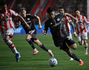 River venció a Instituto en un partidazo y se ilusiona con pelear por el título