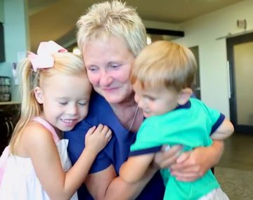 Emotivo homenaje a salvadora de bebés