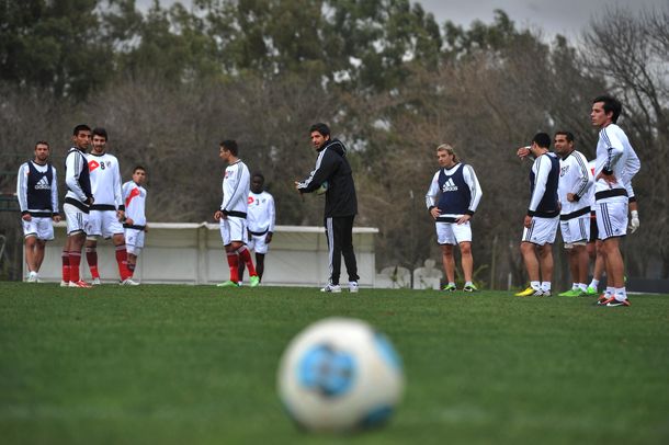 Ramón Díaz mete mano en la defensa para la recuperación