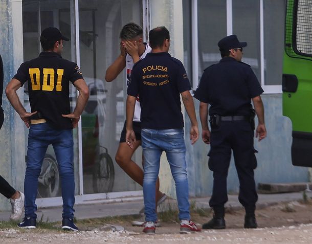 Harán la rueda de reconocimiento con fotos a cuatro de los rugbiers porque perdieron el bronceado