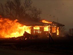 Incendios forestales arrasan con todo en Texas y Oklahoma
