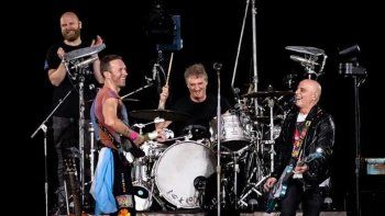 el tatuaje de chris martin para homenajear a gustavo cerati el tatuaje de chris martin para homenajear a gustavo cerati