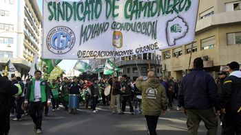 camioneros: el que cobra entre 12 y 16 mil pesos es pobre camioneros: el que cobra entre 12 y 16 mil pesos es pobre