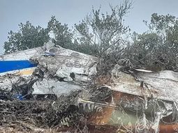 tragedia aerea: cayo un avion en colombia y hay 15 muertos tragedia aerea: cayo un avion en colombia y hay 15 muertos