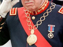 Pinochet tenía armas químicas en la Casa Gobierno