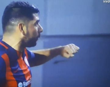 Ortigoza se lesionó y le dedicó polémicos gestos a los hinchas de Boca