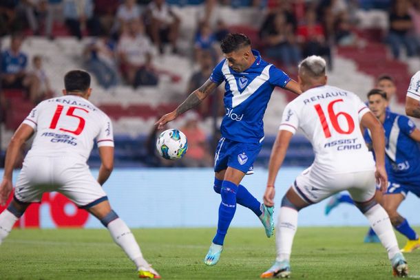 Vélez le ganó la  Copa Alexander Medina a Nacional