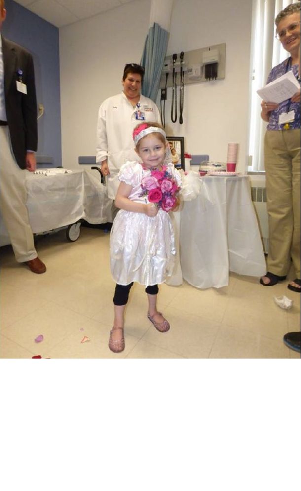 Una nena de 4 años con leucemia cumplió su sueño de casarse