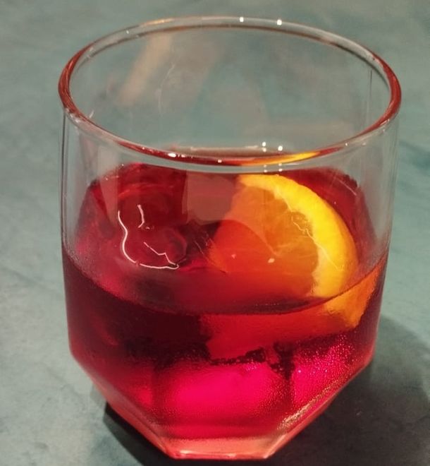 Por el equipo de barra de Casa Seis Por el equipo de barra de Casa Seis