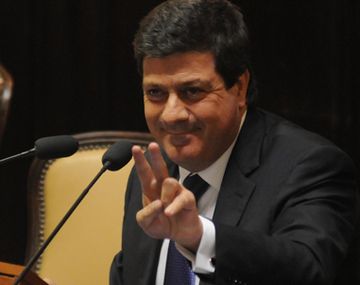 Gabriel Mariotto desoye a Scioli y pagará el aguinaldo completo