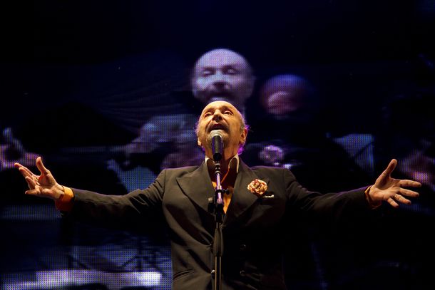 Los restos de Horacio Ferrer son velados en la Legislatura porteña