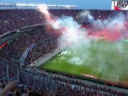El estadio Monumental habló: ovación a Gallardo y silbidos a los jugadores