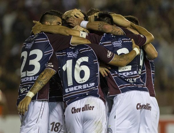 Lanús busca su primera victoria en la Copa ante Cerro Porteño