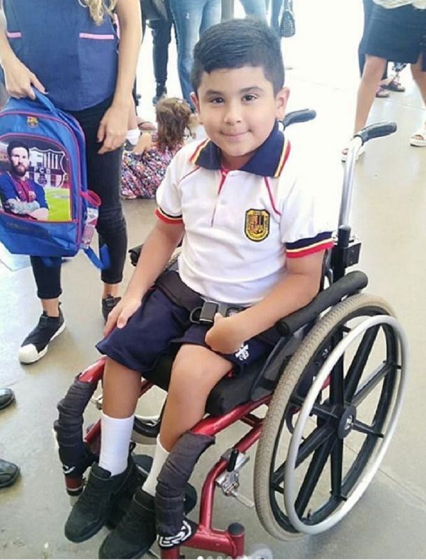 Lolo necesita urgente una medicación para evitar que su enfermedad siga avanzando