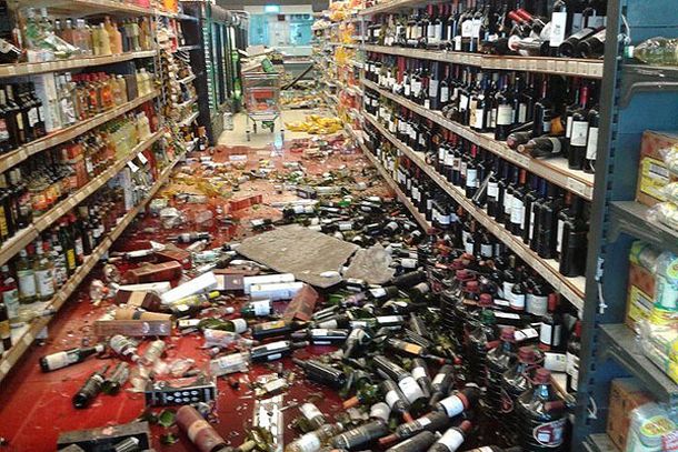 Daños y un muerto por un fuerte sismo con seis réplicas en Chile