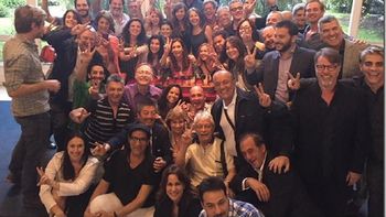 cristina kirchner recibio en la quinta de olivos a numerosos artistas cristina kirchner recibio en la quinta de olivos a numerosos artistas