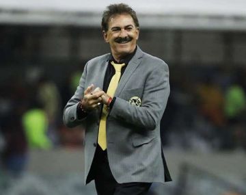 El ex DT de México, fiel a su estilo