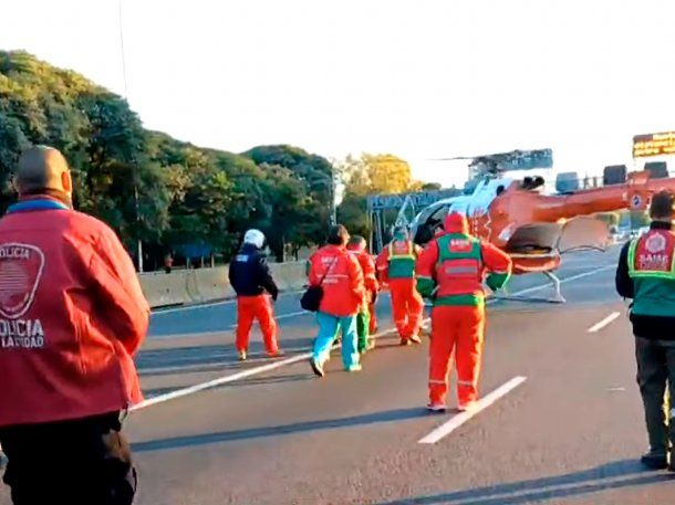 Accidente en la avenida General Paz: un motoquero herido fue trasladado en helicóptero