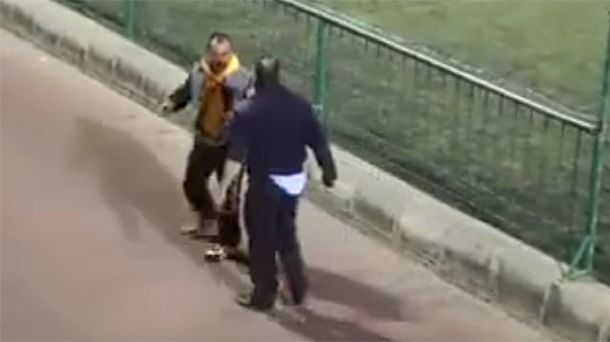 La pelea comenzó con una discusión verbal&nbsp;y luego pasó a golpes de puño