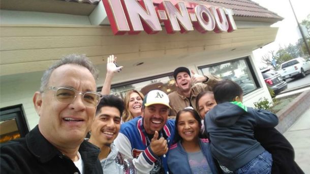 Espíritu festivo: Tom Hanks le pagó la cuenta a todos los clientes de un restaurante