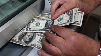 por la temporada turistica, el dolar ilegal marco una fuerte suba