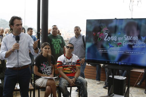 Escuchá el duro reto del alcalde de Medellín a un reguetonero que tenía una remera de Pablo Escobar