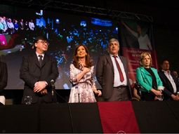 Cristina Kirchner fue reconocida en la Universidad de Quilmes. Cristina Kirchner fue reconocida en la Universidad de Quilmes.