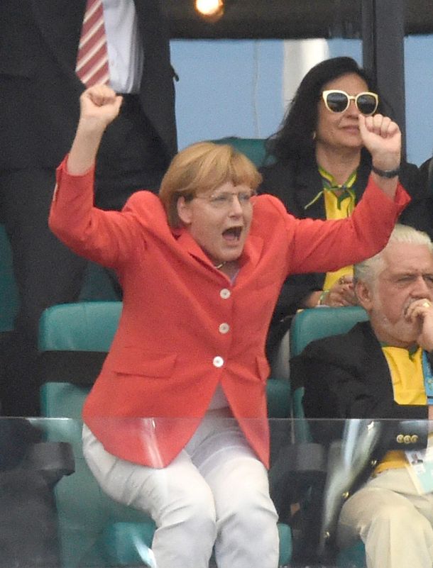 Angela Merkel, una hincha más en Bahía