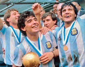 Diego Maradona y el Negro Enrique, campeones del Mundo en el 86