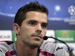fernando gago volvio a lesionarse y velez sigue sufriendo fernando gago volvio a lesionarse y velez sigue sufriendo