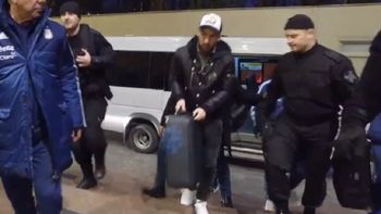 El momento del arribo del 10 al hotel El momento del arribo del 10 al hotel