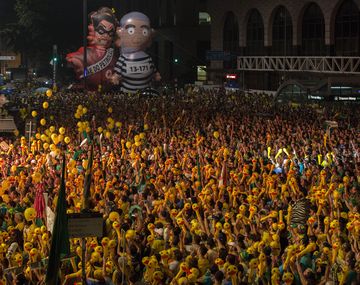 Un país dividido copó las calles de Brasil a favor y en contra de Dilma Rousseff